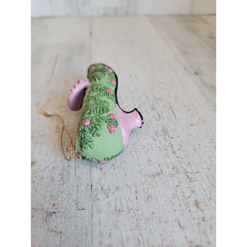 MMA shoe metropolitan seashell green shoe unique ornament Xmas home